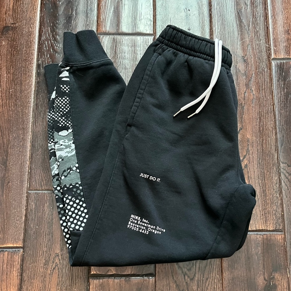 Nike Men’s Joggers